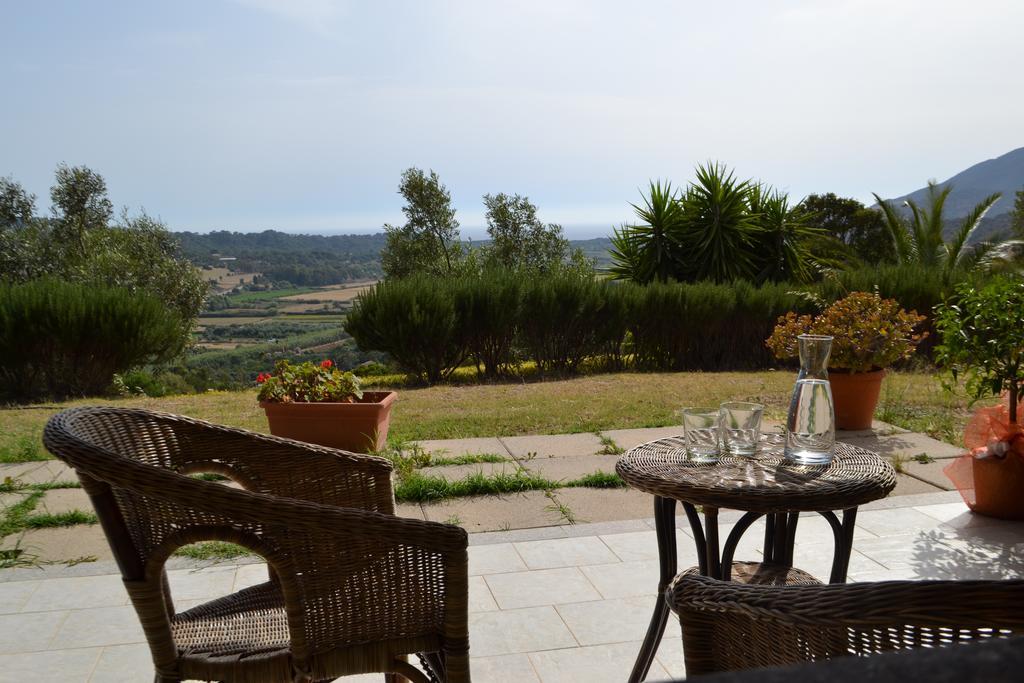Majori Villa Fluminimaggiore Luaran gambar